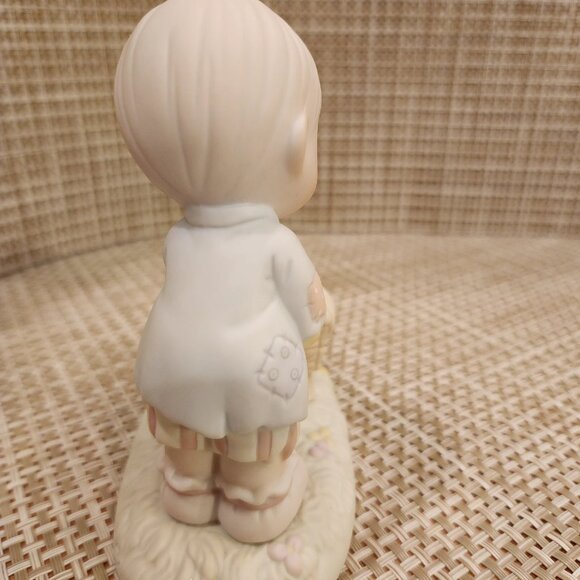 Precious Moments 1995 Figurine  Precious Moments 1995 Figurine “I’ll Give My Heart to Him” (Item #150088)